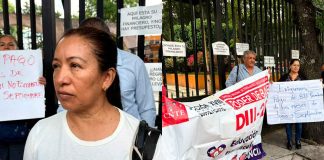 Denuncian promotores de educación inicial retraso de dos meses en su pago