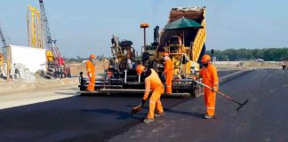17 de octubre, Día del Caminero: la historia de quienes construyen las carreteras de México