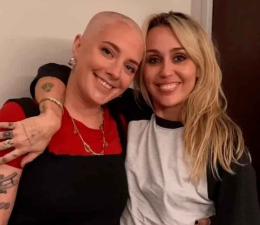 El tierno gesto de Miley Cyrus con una fanática con cáncer de mama