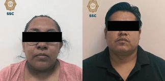 Detienen a pareja por fraude con créditos de tiendas departamentales en Morelos Elementos de seguridad tras la detención de dos personas acusadas de fraude con créditos de tiendas departamentales.