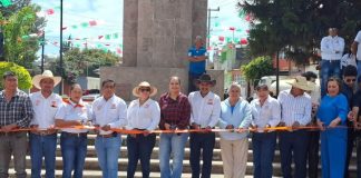 Gabriel Molinero rehabilita el Monumento Hidalgo y Morelos rumbo al 216 aniversario de su histórico encuentro El presidente municipal Gabriel Molinero durante el corte de listón de la rehabilitación del Monumento a Hidalgo y Morelos en Charo, Michoacán.