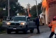 A punta de pistola roban camioneta a su propietario, en la carretera Uruapan-San Juan Nuevo
