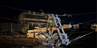 #VIDEO // Milagro en Los Mochis: Niños se salvan de cables electrificados tras fuerte choque que dejó sin luz a Viñedos