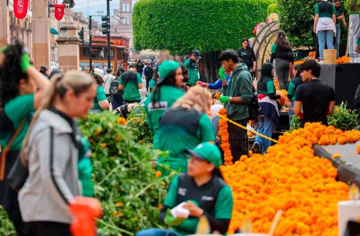 Gobierno de Morelia, escuelas y grupos sociales, dan vida a la tradición de Día de Muertos