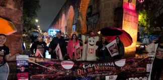 Más de 200 vehículos participaron en la séptima edición de la caravana del día de muertos