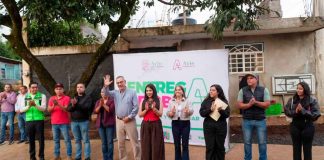 Inaugura Yohana Mendoza nueva calle en la colonia La Escondida en Ario de Rosales