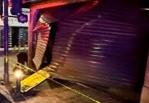 Delincuentes causan daños en un local comercial y arrojan bomba molotov, en el Centro de Uruapan