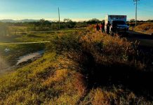 Joven pareja sufre accidente de moto; la mujer muere