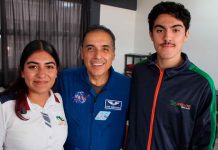 Orgullo michoacano en la NASA: Astronauta mexicano distingue a jóvenes del Cecytem