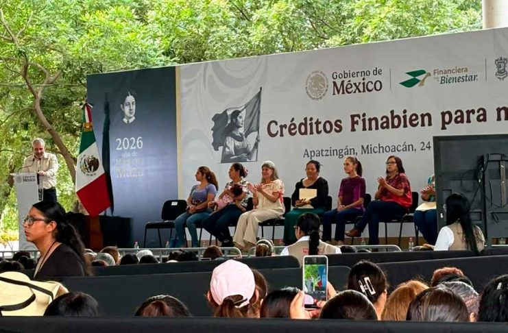 Recibe Bedolla a Sheinbaum en Apatzingán y destaca defensa de la soberanía