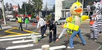 Recuperan banquetas para peatones en Lázaro Cárdenas como parte de cruzada por la movilidad