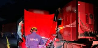Se registra choque frontal entre dos tractocamiones en la Pátzcuaro-Cuitzeo