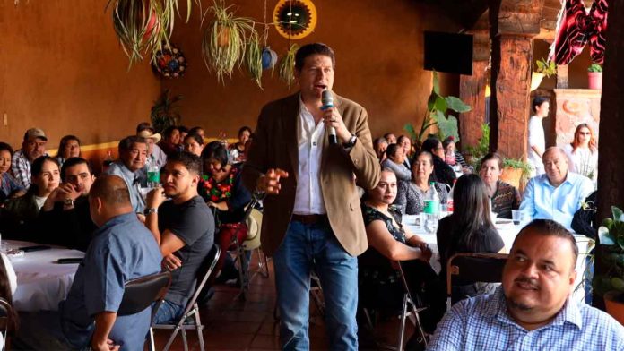 alfonso-martinez-encuentro-lagunillas-paz-seguridad Alfonso Martínez Alcázar durante su encuentro con liderazgos políticos en el municipio de Lagunillas para exigir paz y seguridad en Michoacán.