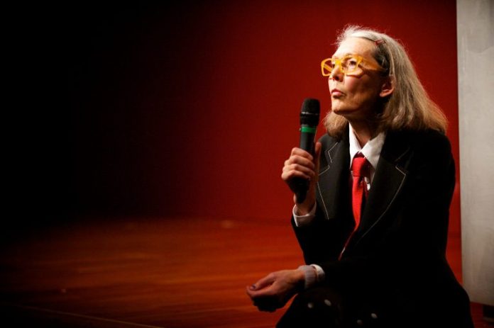 annecarson-768x511