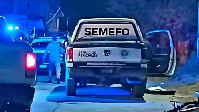 Movilización policial en Nuevo San Juan Parangaricutiro tras el homicidio a balazos de un joven camionero en el área de su cochera.