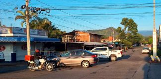 A balazos atacan base de taxis en la colonia Emiliano Zapata de Uruapan