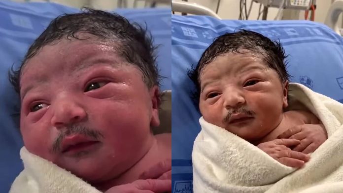 bebe-con-bigote-verdad-video-viral-inteligencia-artificial Captura del video viral de un recién nacido con un supuesto bigote, el cual fue generado por herramientas de inteligencia artificial.