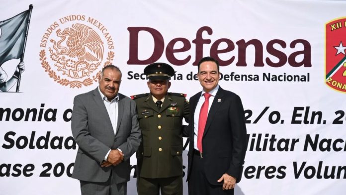 carlos-soto-clausura-servicio-militar-nacional-zamora El presidente municipal de Zamora, Carlos Soto, durante la ceremonia de clausura del Segundo Escalón 2026 del Servicio Militar Nacional.