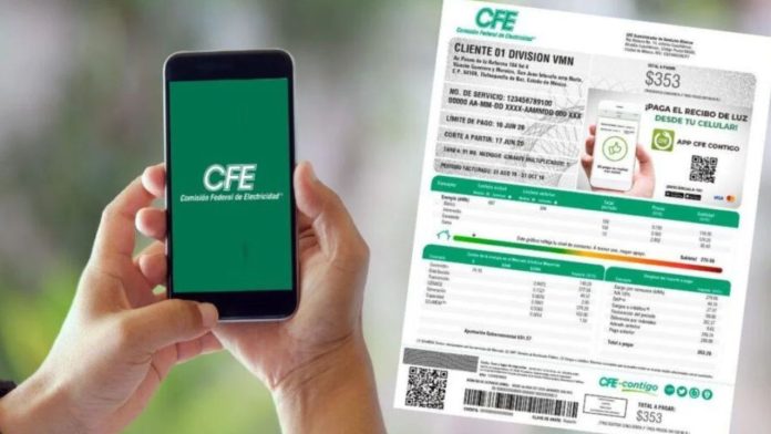 Detalle de un recibo de luz de la CFE mostrando el historial de consumo eléctrico doméstico.
