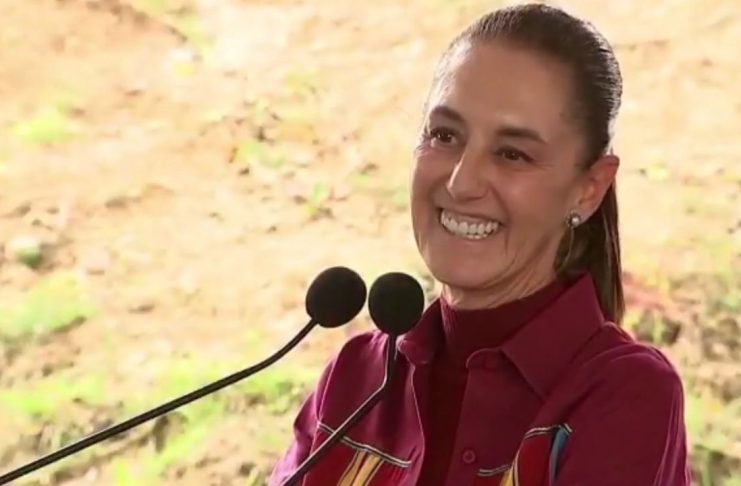 #VIDEO // Sheinbaum recrea el famoso gesto “six-seven” junto a jóvenes