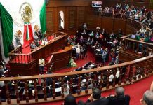 Pese a promesa de autosuficiencia, Congreso autoriza subsidios plurianuales para teleféricos y Morebús