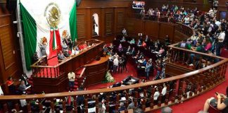 Pese a promesa de autosuficiencia, Congreso autoriza subsidios plurianuales para teleféricos y Morebús