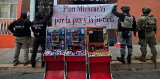 Desmantelan red de financiamiento criminal con decomiso de 97 máquinas tragamonedas en La Piedad Máquinas tragamonedas aseguradas por autoridades de seguridad durante cateos en La Piedad, Michoacán.