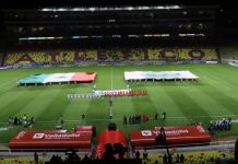 Ejército Mexicano celebra 60 años del Plan DN-III-E en estadio Morelos Elementos del Ejército Mexicano y la Guardia Nacional despliegan una bandera monumental en el estadio Morelos de Morelia.