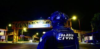 Delincuentes disparan contra policías de Indaparapeo y escapan Fuerte movilización policial en Indaparapeo tras reportarse un ataque armado contra oficiales locales.