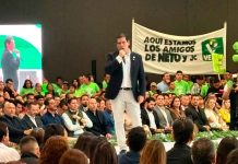 Presenta Ernesto Núñez balance legislativo y defiende agenda social El diputado federal Ernesto Núñez Aguilar rindiendo su informe de trabajo legislativo.