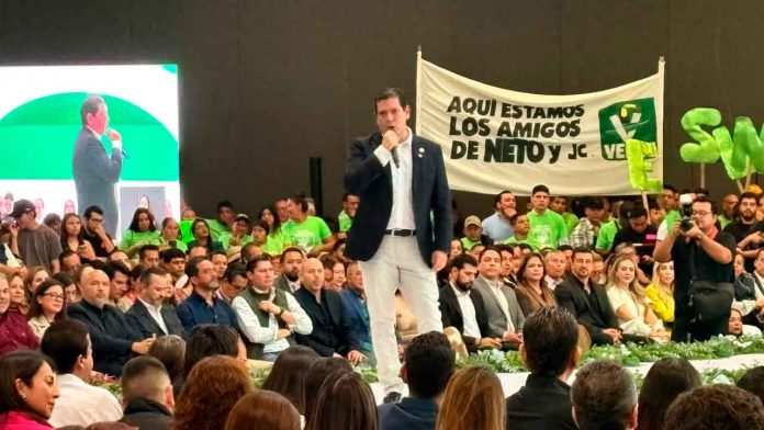 ernesto-nunez-balance-legislativo-diputado-pvem El diputado federal Ernesto Núñez Aguilar rindiendo su informe de trabajo legislativo.