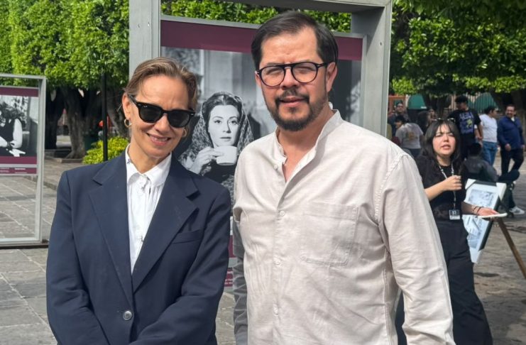 FICM rinde homenaje a Janet, mujer detrás de historias del cine mexicano, con exposición de 64 imágenes