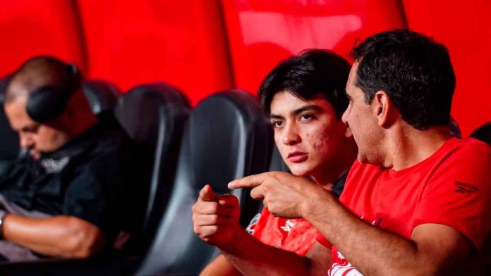 gilberto-mora-playera-liverpool-xolos-tijuana