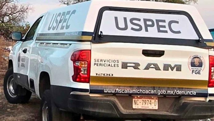 hallazgo-hombre-sin-vida-brecha-zurumbeneo-charo Acordonamiento policial en una brecha de terracería de Zurumbeneo, Charo, tras el hallazgo de un hombre sin vida.