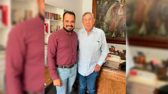 hugo-rangel-destaca-legado-cuauhtemoc-cardenas-tenacidad-valentia El diputado Hugo Rangel Vargas reconociendo el legado histórico y político del ingeniero Cuauhtémoc Cárdenas.