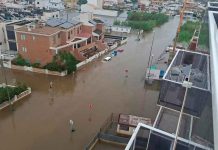 Suben a cuatro los muertos en España por las inundaciones Severas inundaciones en las calles de Valencia, España, debido a las lluvias torrenciales provocadas por el impacto de la destructiva tormenta Adam.