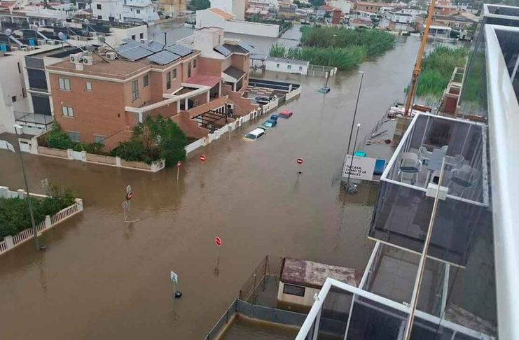 Suben a cuatro los muertos en España por las inundaciones Severas inundaciones en las calles de Valencia, España, debido a las lluvias torrenciales provocadas por el impacto de la destructiva tormenta Adam.