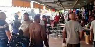 Joven muere tras agresión armada en carnicería del mercado de Apatzingán Operativo de seguridad en el Mercado Ignacio López Rayón de Apatzingán tras ataque armado.