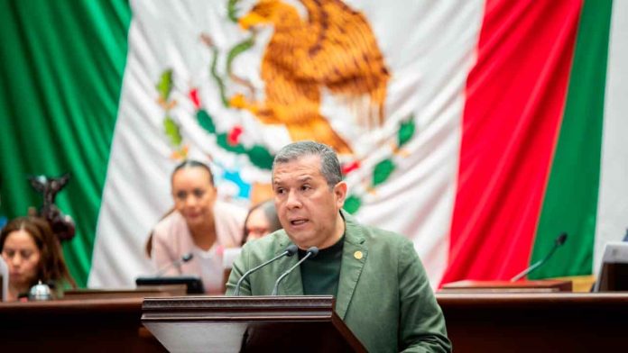 juan-carlos-barragan-rechaza-subsidio-morebus El diputado Juan Carlos Barragán exige condiciones equitativas y rechaza el subsidio exclusivo para el Morebús y teleféricos en Michoacán.
