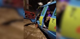 Lluvias en Puebla dejan varada a la Máquina del Misterio con todo y perrito a bordo