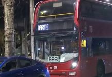 Automovilistas atacan a conductor de Metrobús en Polanco, CDMX Unidad del Metrobús detenida en Paseo de la Reforma, CDMX, donde el conductor fue agredido a golpes por siete automovilistas.