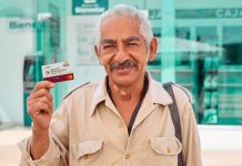 ¿Cuándo pagan la Pensión Bienestar en noviembre 2026 por apellido? Adultos mayores consultan su saldo y realizan filas en cajeros del Banco del Bienestar para recibir el apoyo económico bimestral.