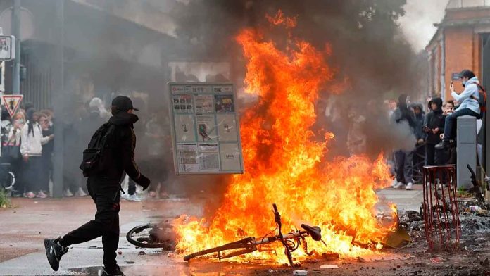 protestas-estudiantiles-francia-crisis-educativa-incendios-detenidos
