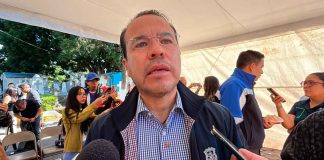 Proyecta Morelia recolección de 350 toneladas de desechos por festejos de Día de Muertos Personal de limpieza trabajando en la recolección de desechos durante las festividades de Día de Muertos en Morelia.