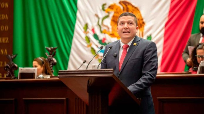 reformas-seguridad-michoacan-patrullas-clonadas-extorsion