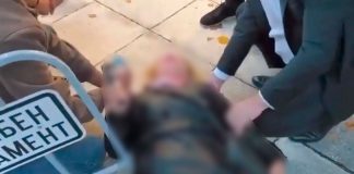 #VIDEO// Escándalo en Bulgaria: escoltas arrojan al suelo a reportera que buscaba declaraciones