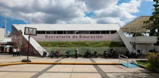 Brinda SEE acompañamiento a familias y colabora con autoridades tras denuncia de abuso en plantel de Morelia Fachada de la Secretaría de Educación del Estado (SEE), dependencia que da seguimiento a la denuncia en plantel de Morelia.