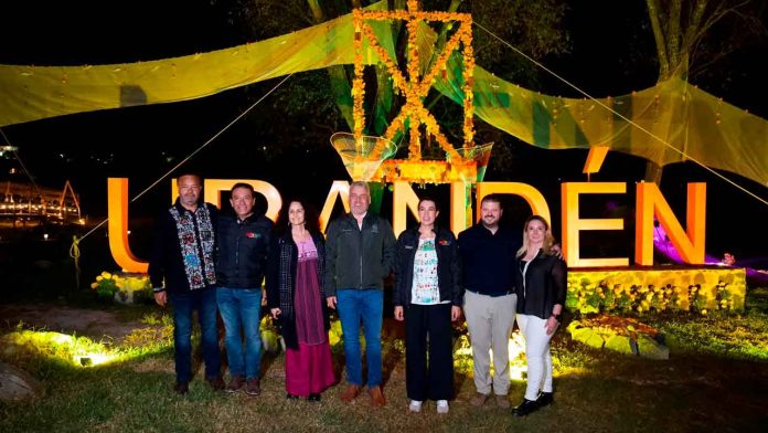 semana-noche-muertos-michoacan-millon-turistas-bedolla El gobernador Alfredo Ramírez Bedolla informando sobre las expectativas turísticas por la Noche de Muertos en Michoacán.