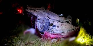 Volcadura automovilística deja un joven muerto en la carretera Huetamo-Zirándaro Vehículo siniestrado tras una fatal volcadura automovilística sobre la carretera Huetamo-Zirándaro que dejó a un joven sin vida.